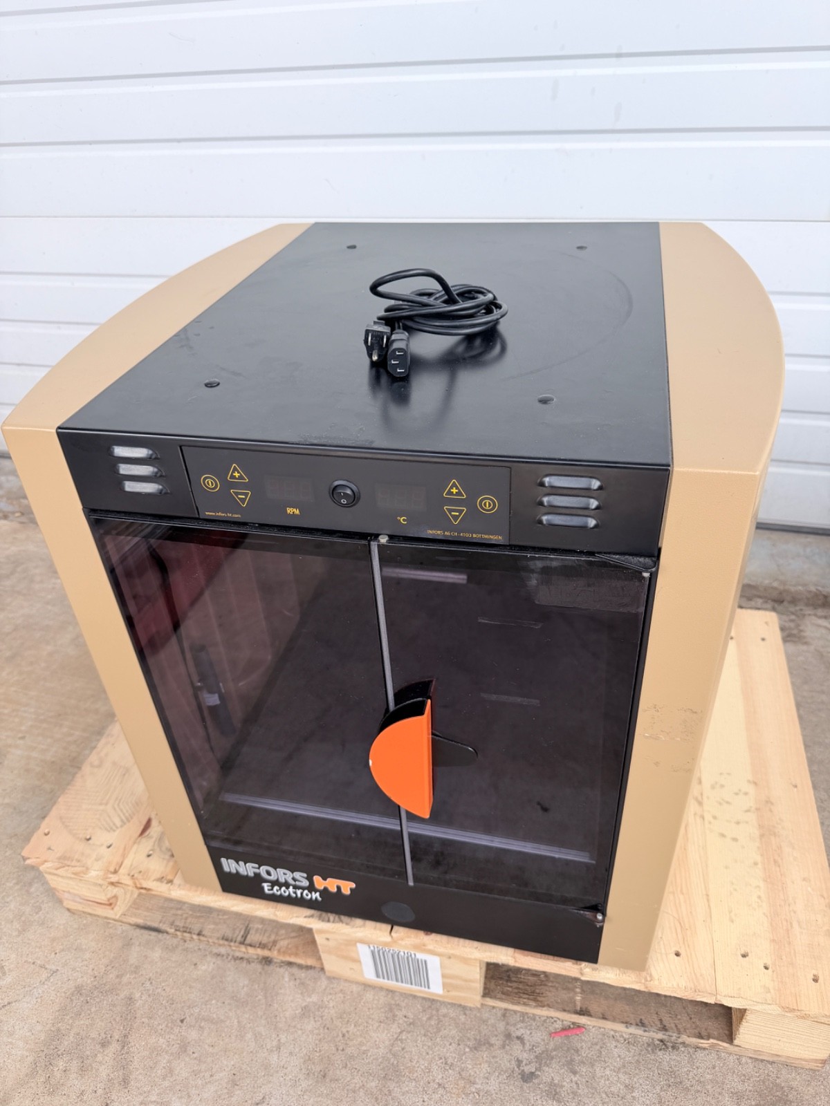 INFORS HT ECOTRON INCUBATOR SHAKER S-000115757
