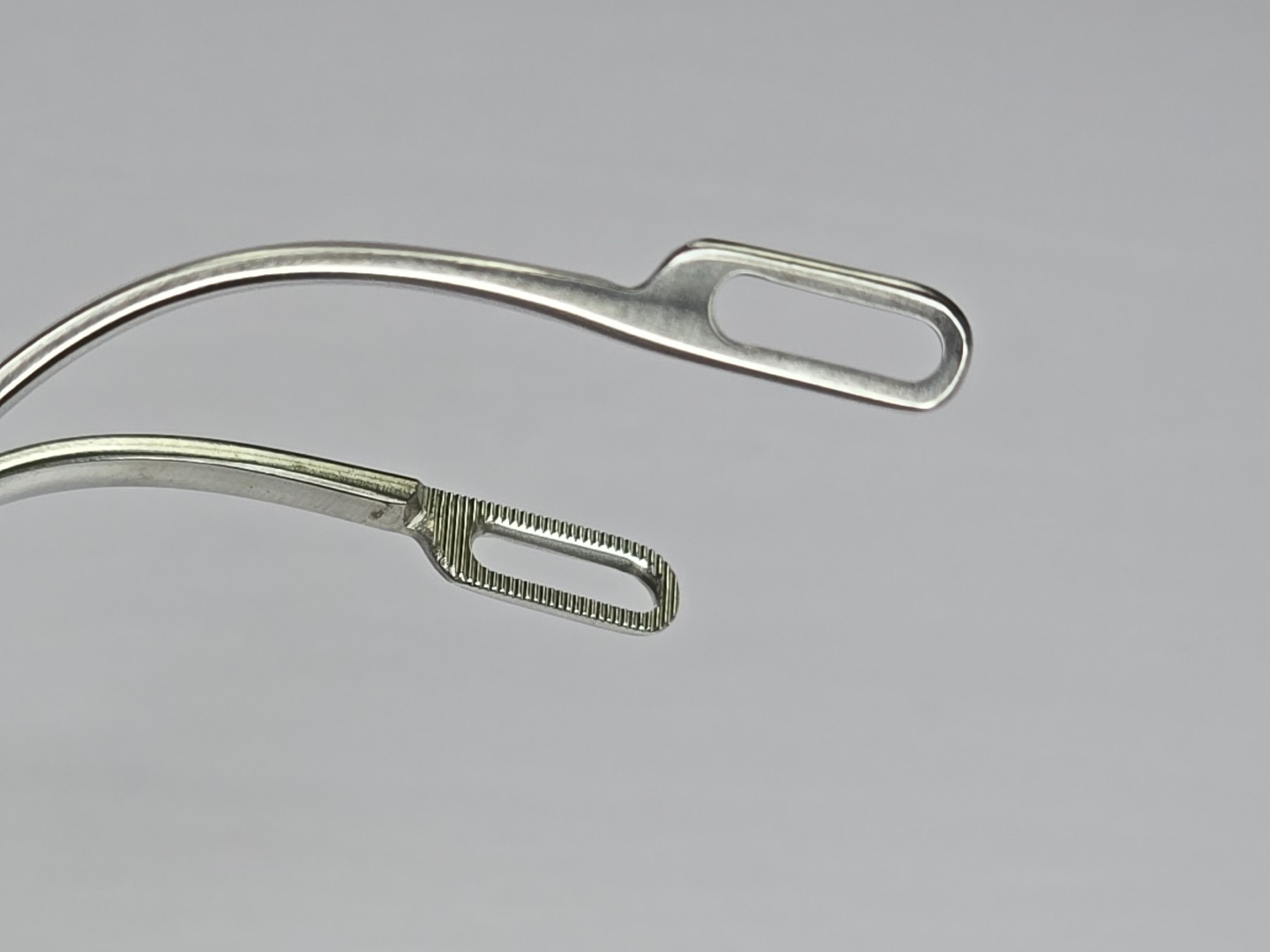 Aesculap EF 52 Kidney Stone Forceps, curved, serrated jaw