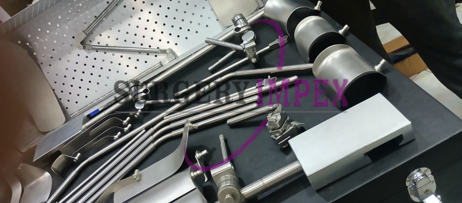 Thompson Retractor SetSurgical Instrument Set Stainless Steel With Wood Box