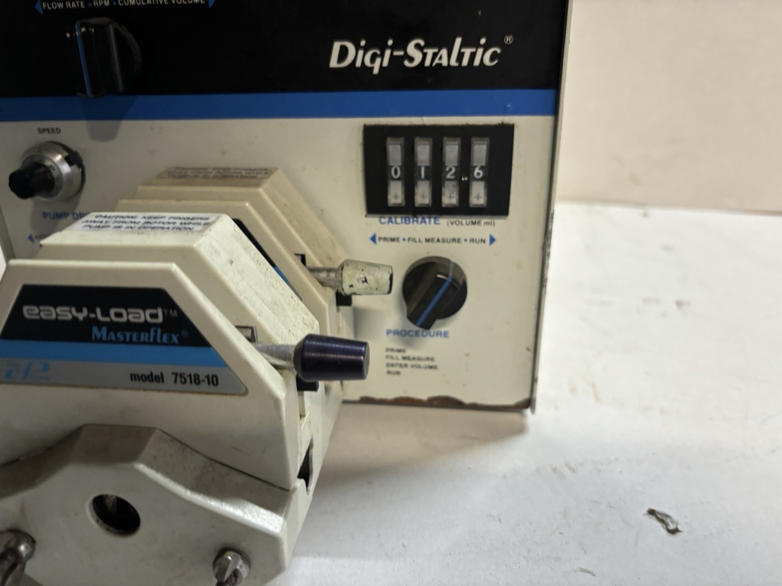 MasterFlex Digi-Staltic 7522-00 pump & Easy Load 7518-10 Pump Heads