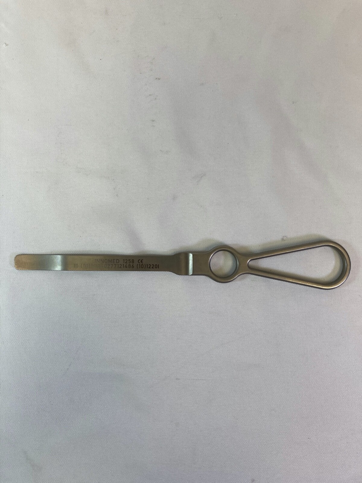 Innomed 1258 Modified Darrach Retractor Bent Narrow 10.75″ x 12.7mm Blade Width