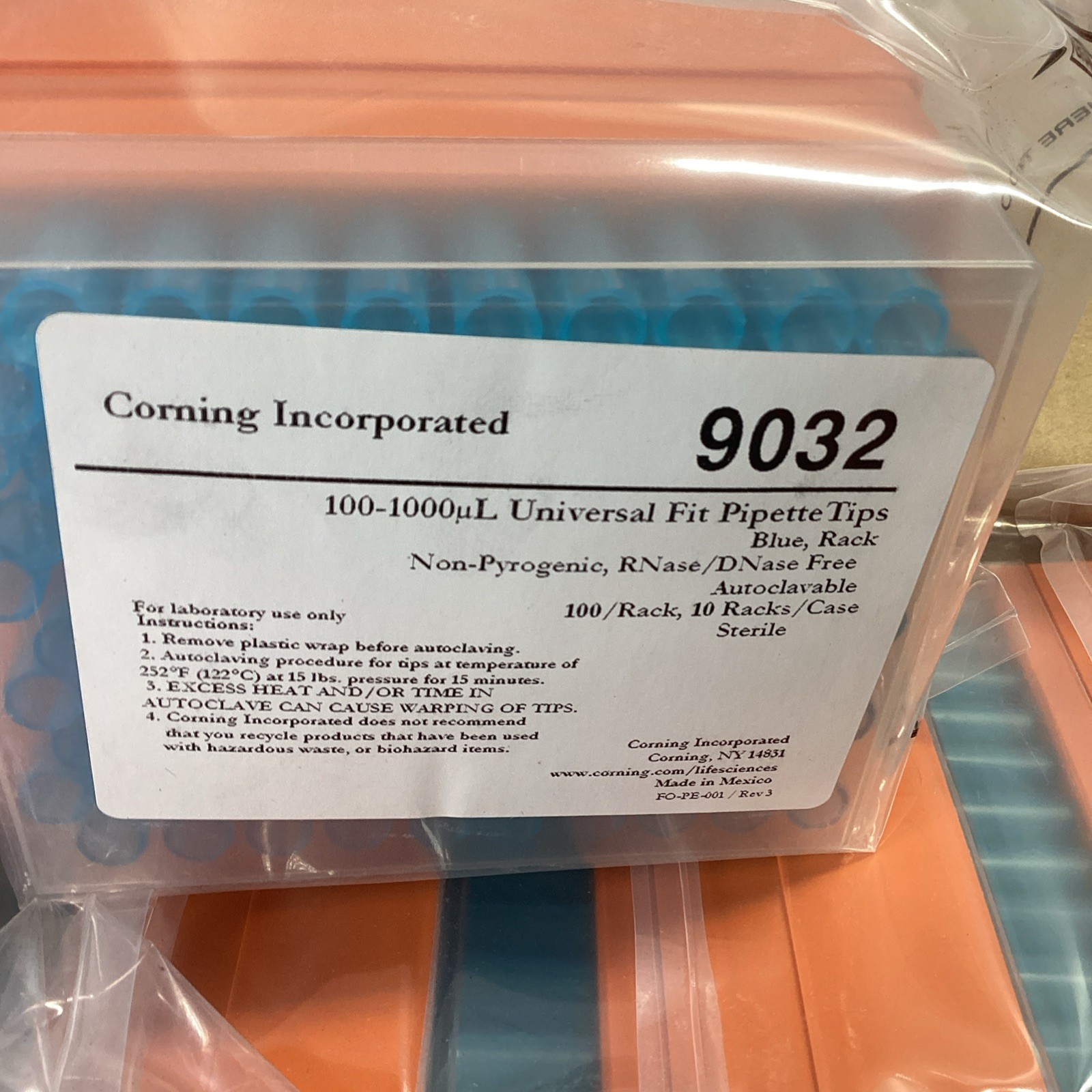 CORNING 9032 100-1000uL Universal Fit Pipet Tips 10x 100/Rack Blue Exp 03/2028