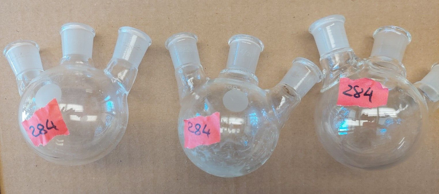 CHEMGLASS 14/20 Joint Glass Angled, 3-Neck, 100mL Round Bottom Flask