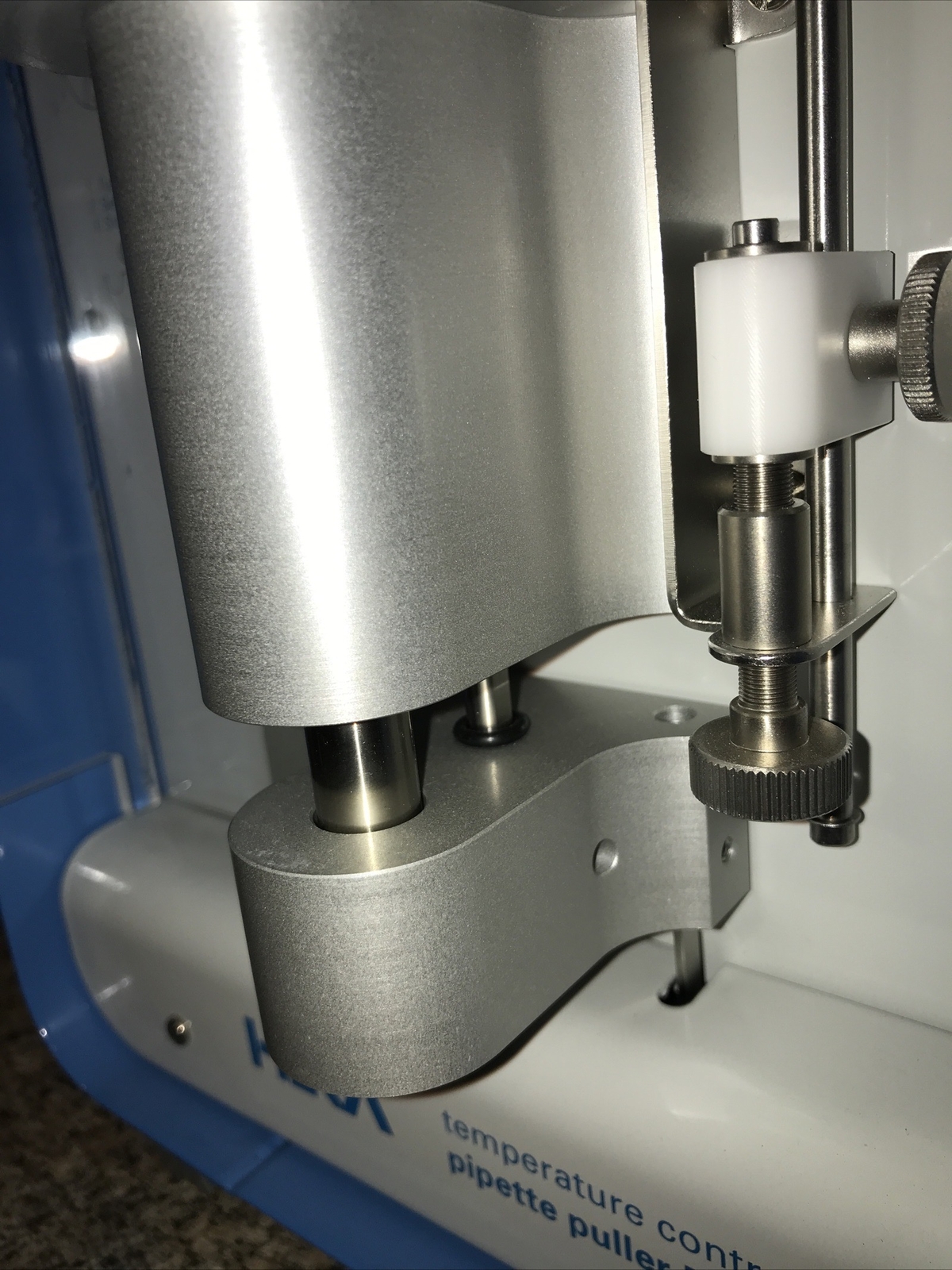 HEKA PIP 6 TEMPERATURE CONTROLLED PIPETTE PULLER