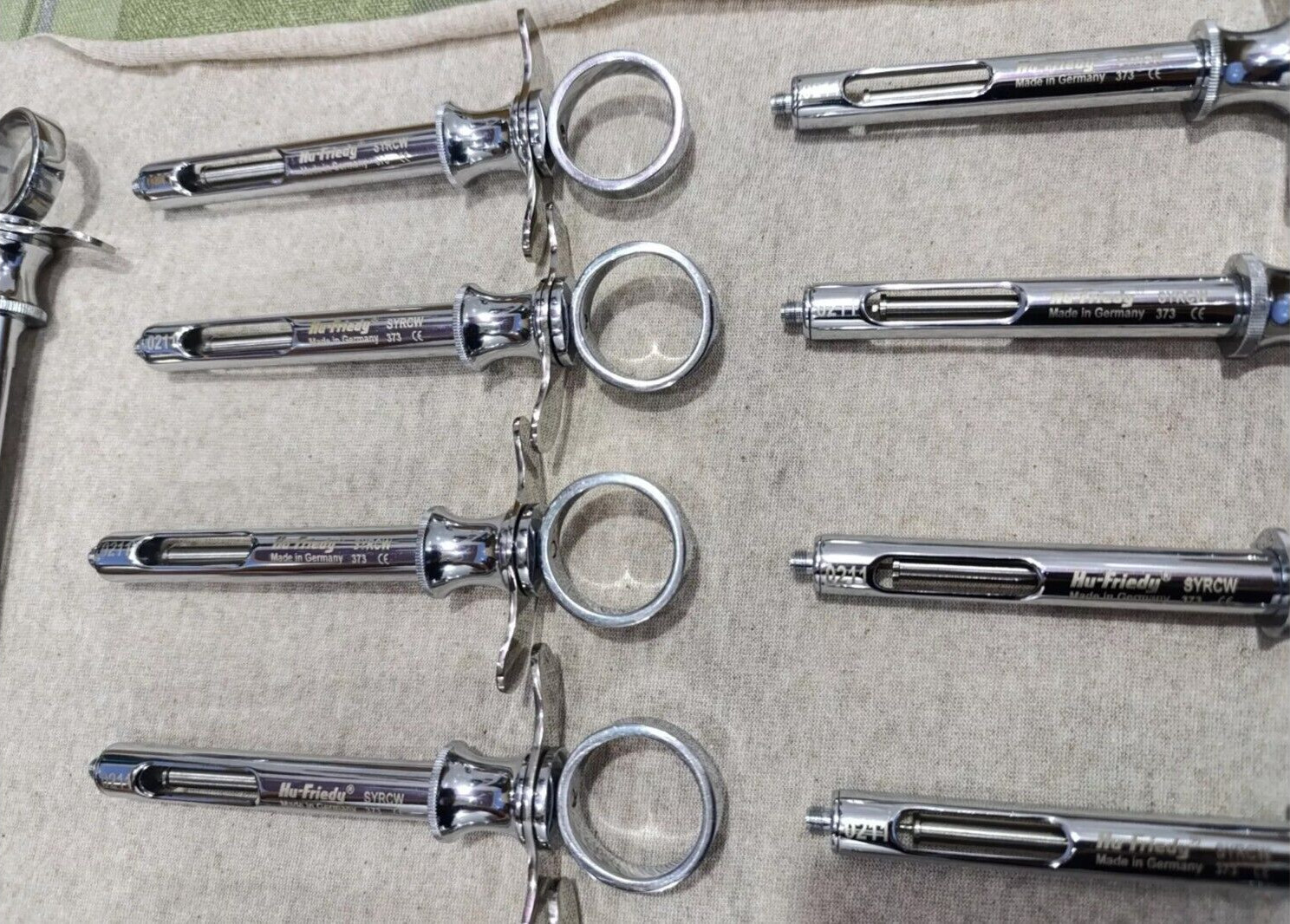 Lot of 12 Hu-Friedy CW Style Dental Anesthetic Aspirating 1.8ml Syringe SYRCW
