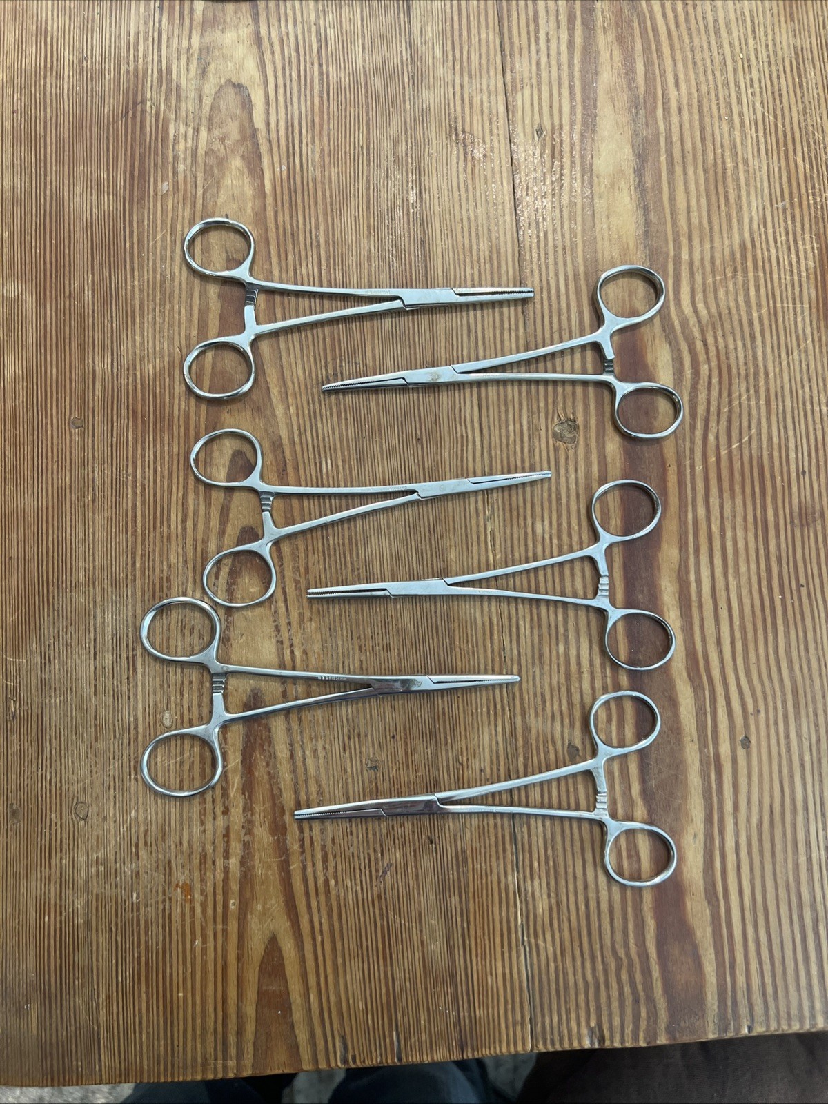 LOT OF 6 STAINLESS STEEL PAKISTAN LOCKING HEMOSTATS