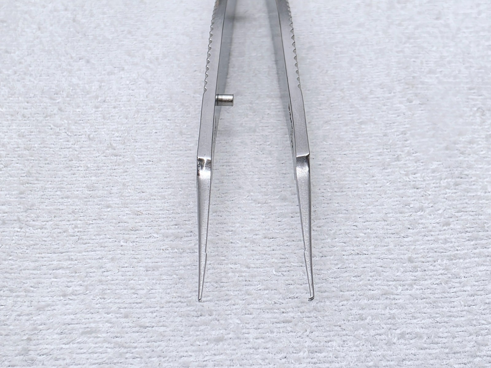 Weck 3442 Castroviejo Suture Tying Forceps 0.3mm Teeth – Ultrasonically Cleaned