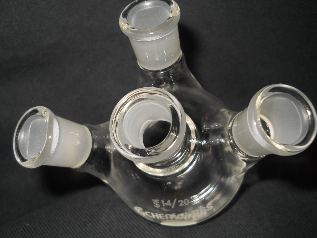 CHEMGLASS 14/20 Joint Glass Angled 4-Neck 100mL Round Bottom Flask, Small Chip