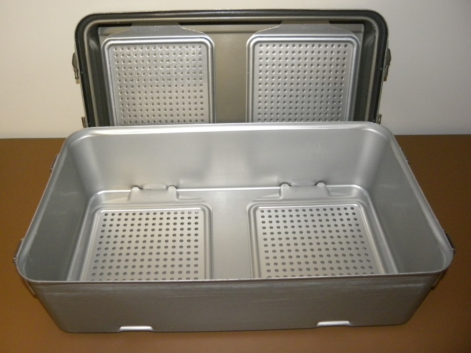 V. Mueller Genesis CD3-9BDL 23″ x 12″ x 9″ Sterilization Container w/ Basket