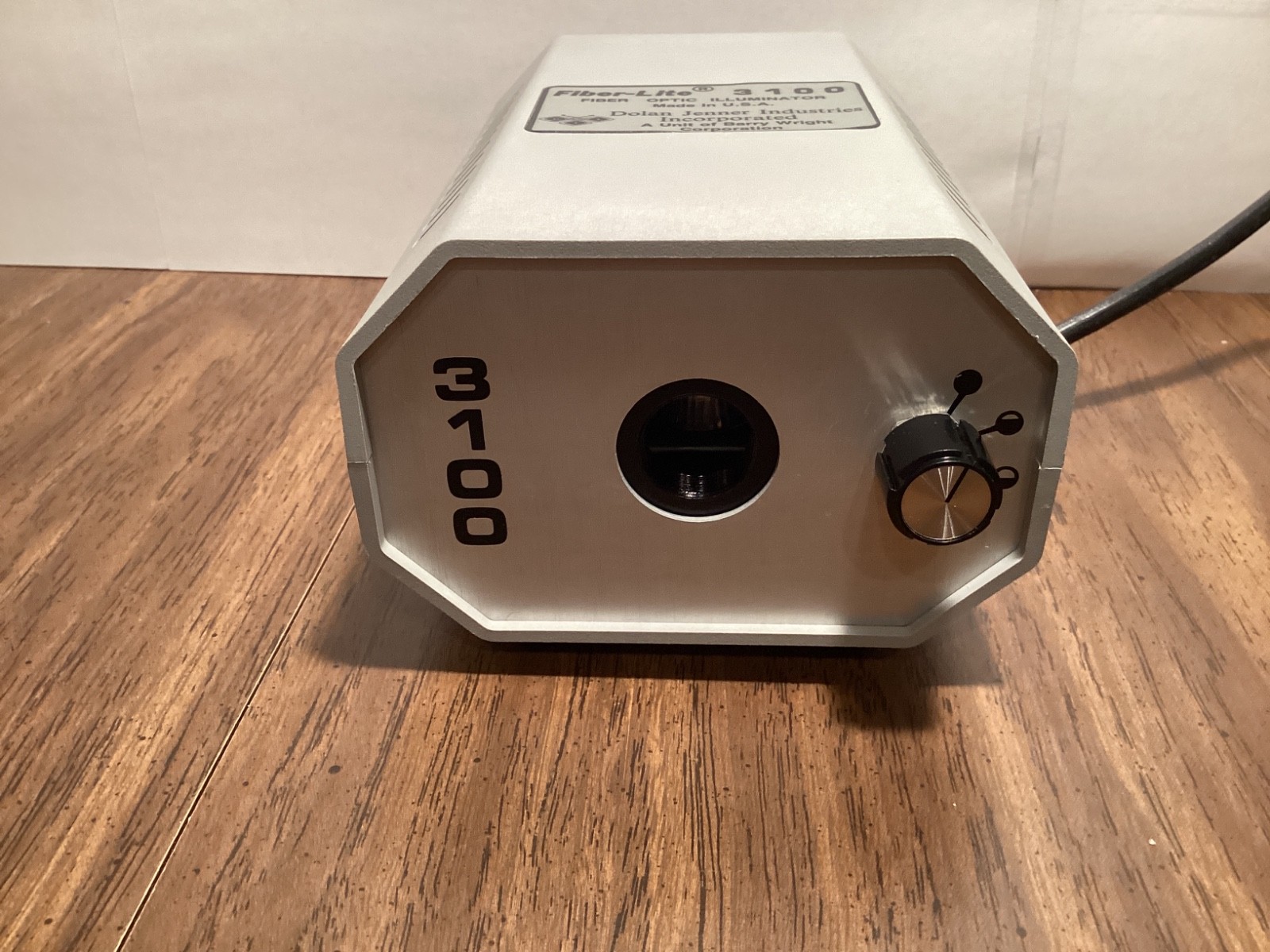 Dolan Jenner ind. fiber-lite 3100 optic illuminator, very little use, U.S.A made