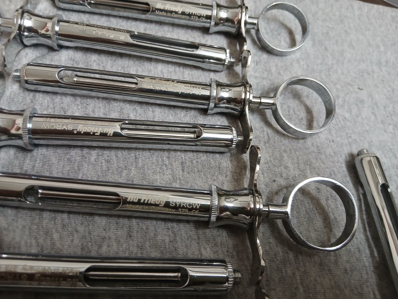 Lot of 12 Hu-Friedy CW Style Dental Anesthetic Aspirating 1.8ml Syringe SYRCW