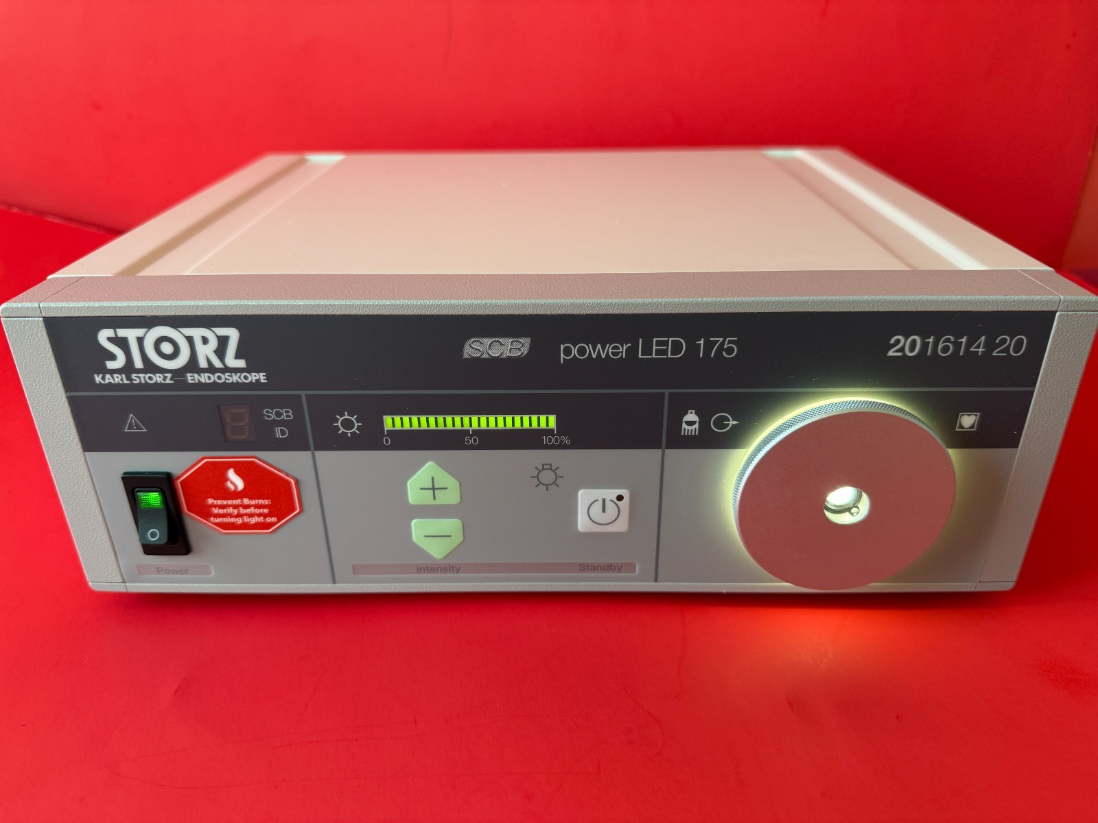 KARL STORZ 175 Watt LED Light Source comes with Power cord