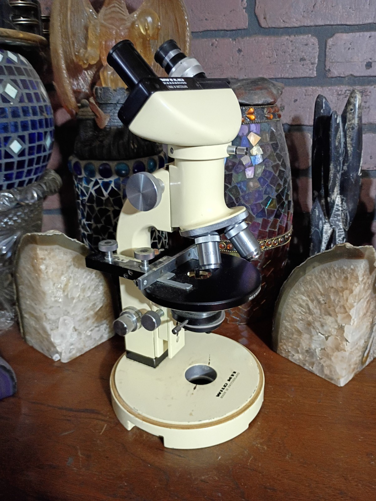 Vintage Wild Heerbrugg M11 Bino Microscope Switzerland Vintage 2 Objectives Nice
