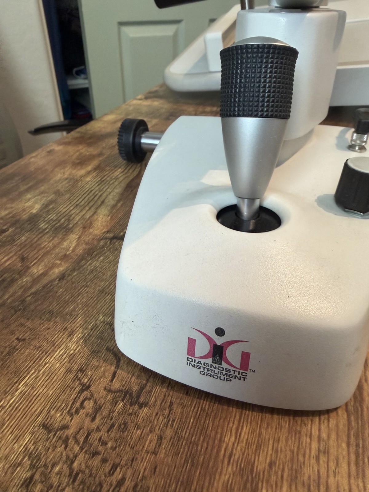 Diagnostic Instrument Group Slit Lamp w/ Chin Rest & Power Supply