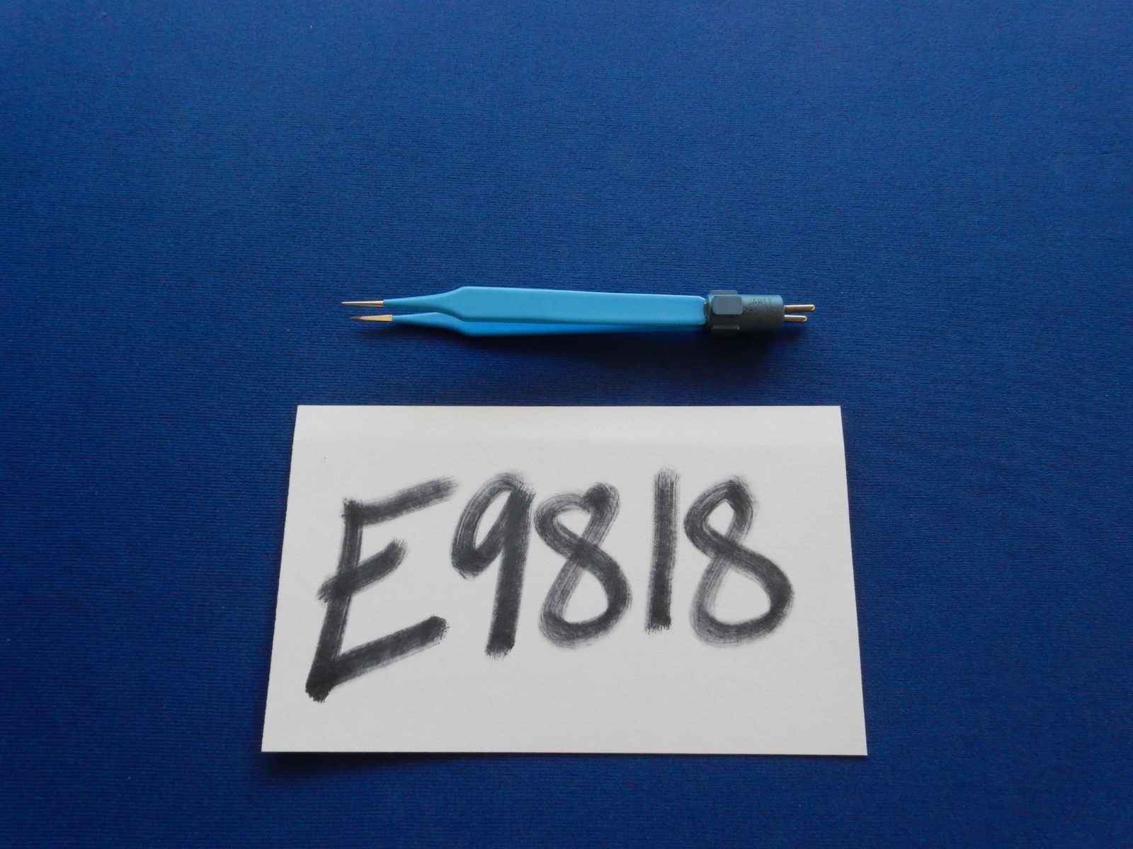 Jarit 285-193 Jeweler-Type Insulated, 0.5mm Tip, Straight, 4″ Bipolar Forceps