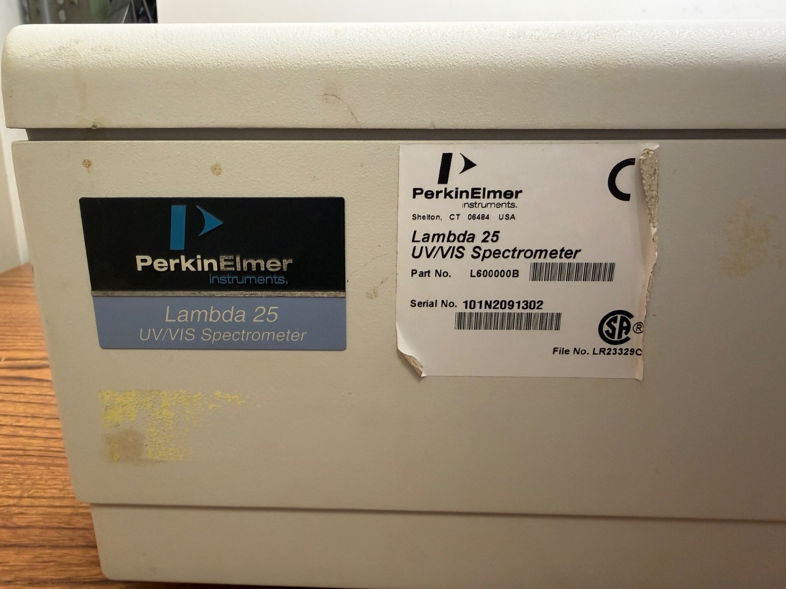 Perkin Elmer Lambda 25 UV/VIS Spectrometer