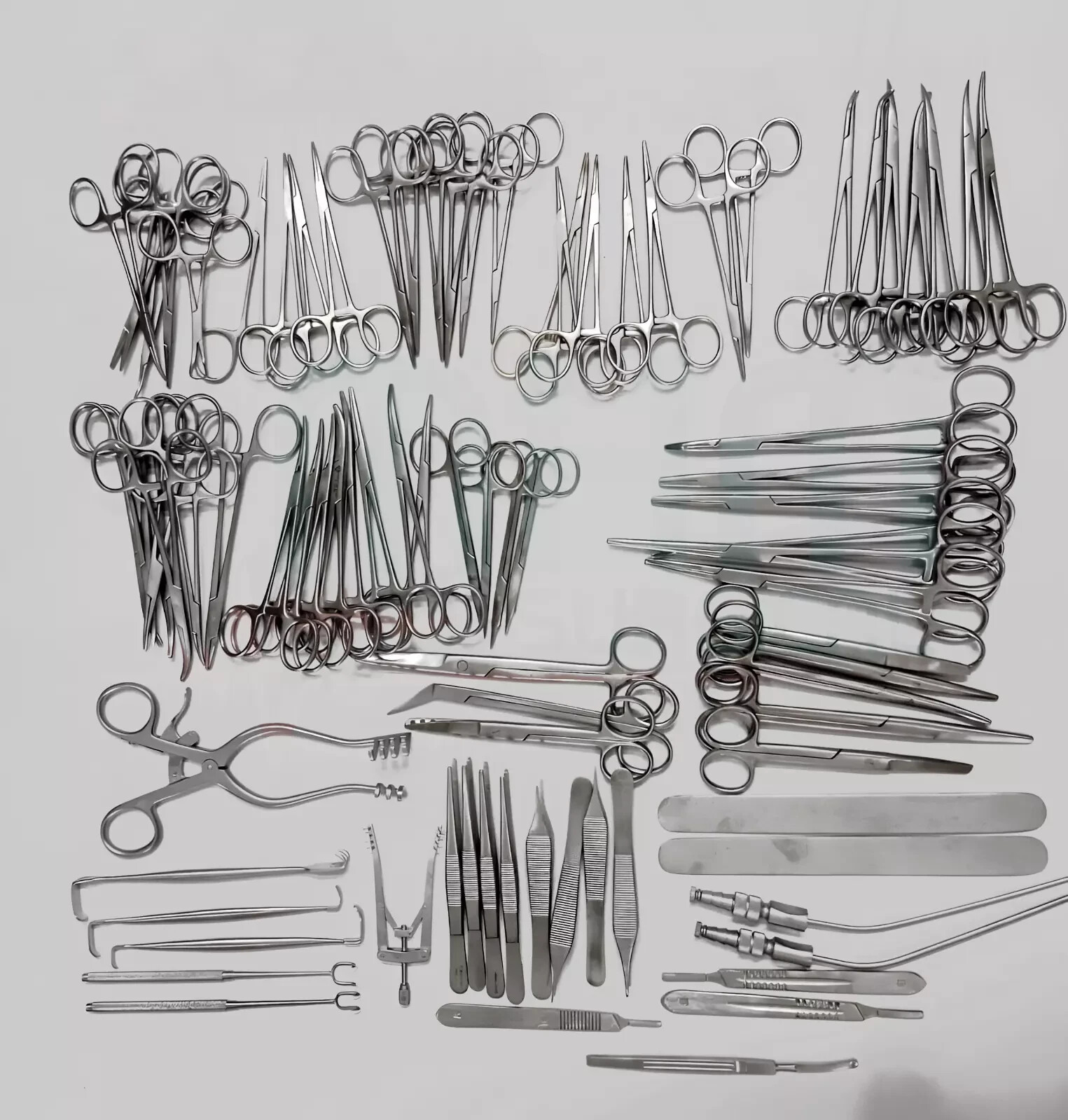 Plastic Surgery Set of 82 Pcs Surgical instruments