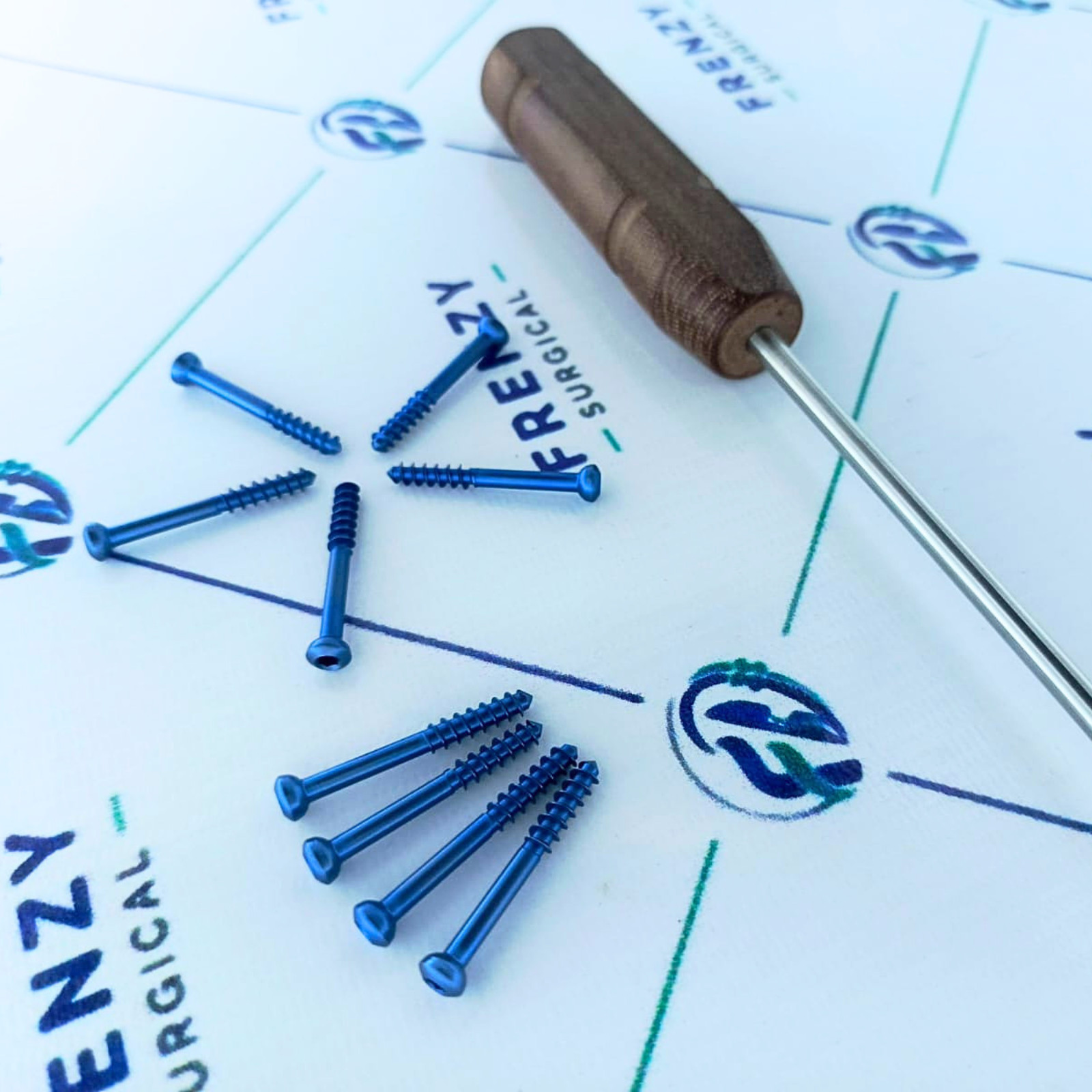 4.0mm Cancellous Screws Half Thread & Screw Driver 181 Pcs Set Titanium Grade V