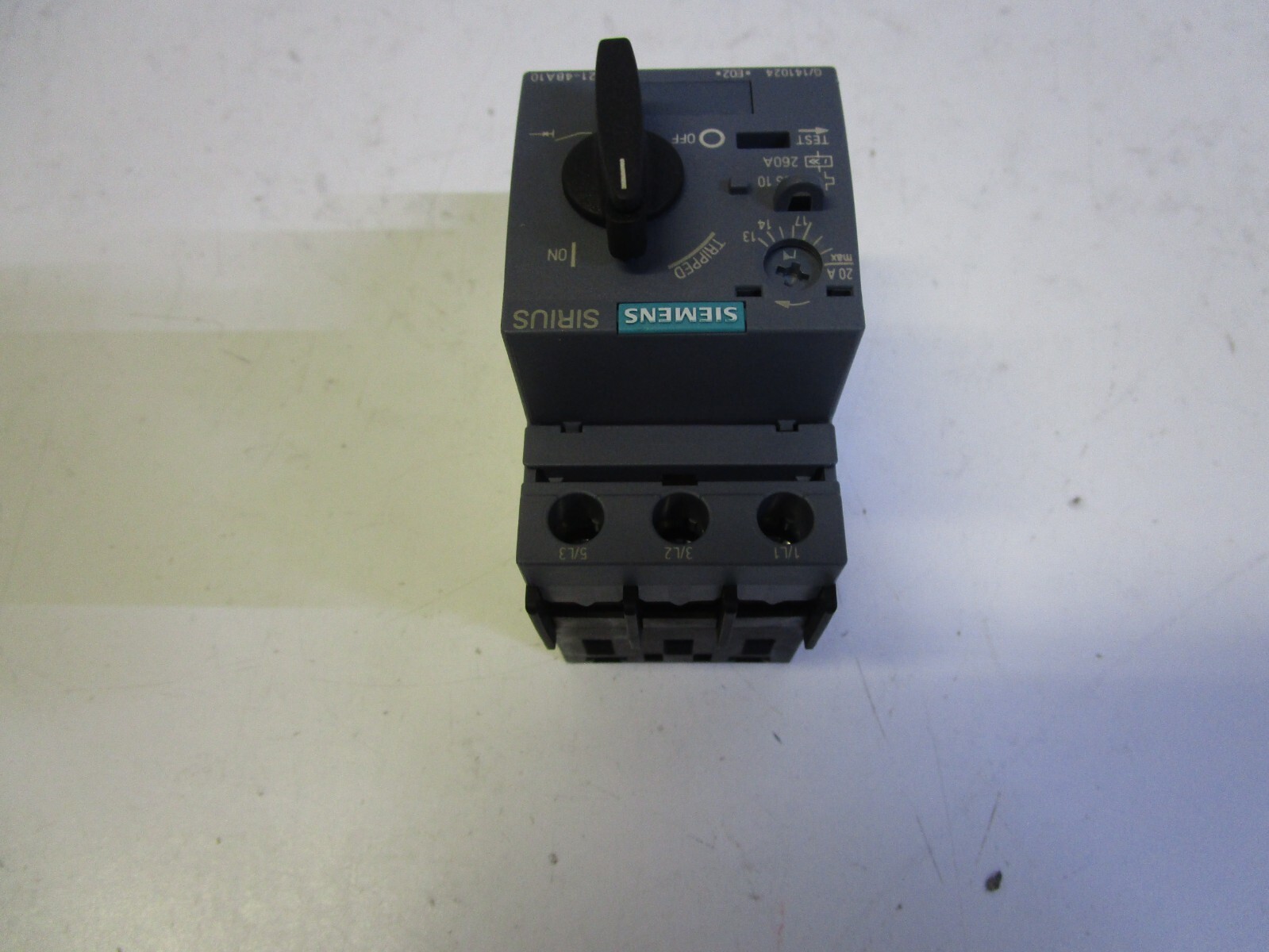 SIEMENS 3RV2011-1DA10 2.2-3.2A MANUAL MOTOR PROTECTOR – USED – FREE SHIPPING