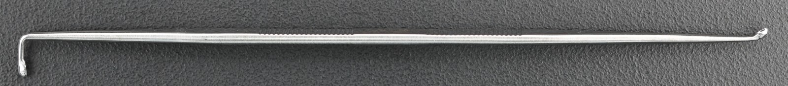 Storz 628720 Curette, Double-Ended, Oval Cup, Semi-Sharp, Sharp, Angled, 7-3/8″