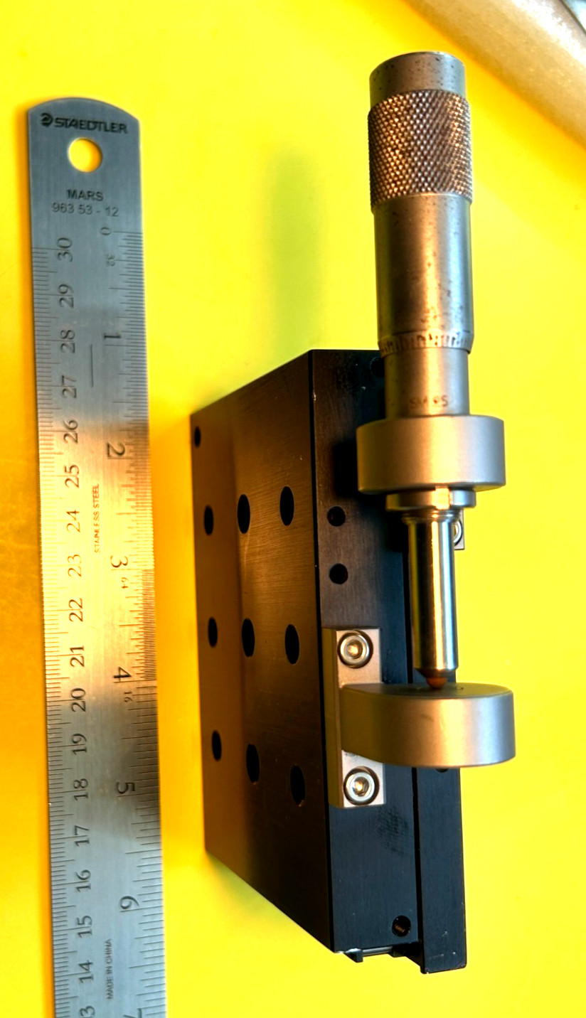 High quality Newport M-469A Linear stage 40 mm x 60mm, Mitsubishi micrometer