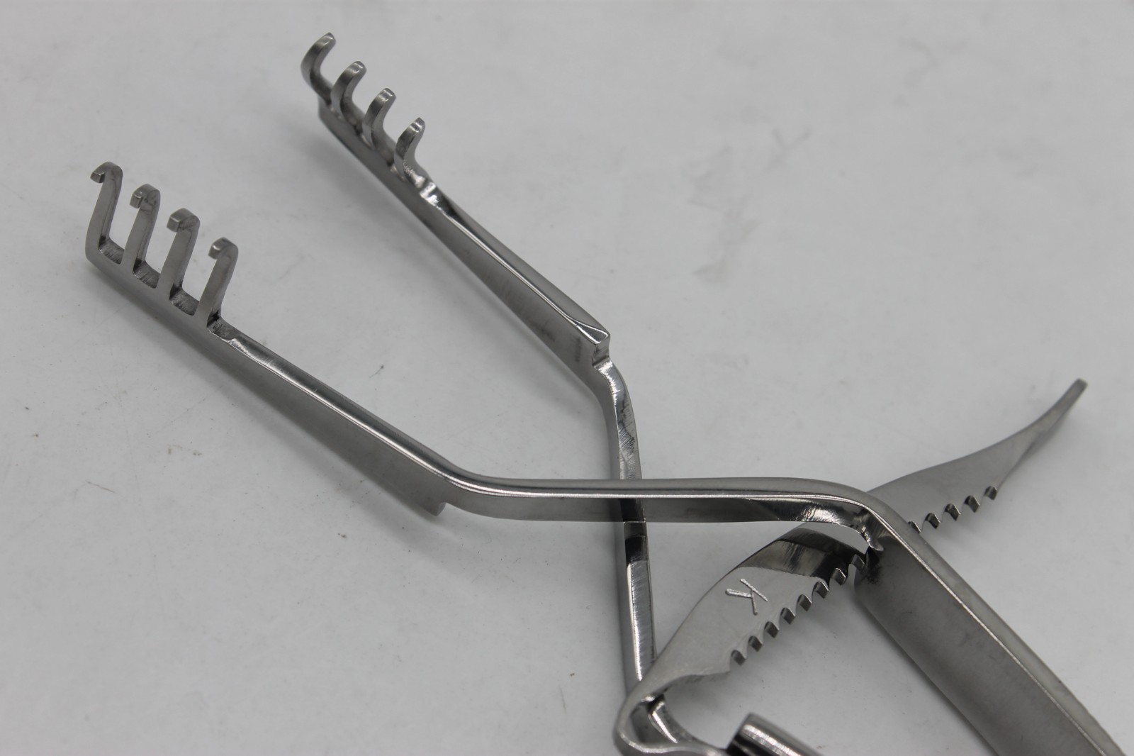 Mini Self Retaining Retractor For Fingers Orthopedic Surgical Instrument