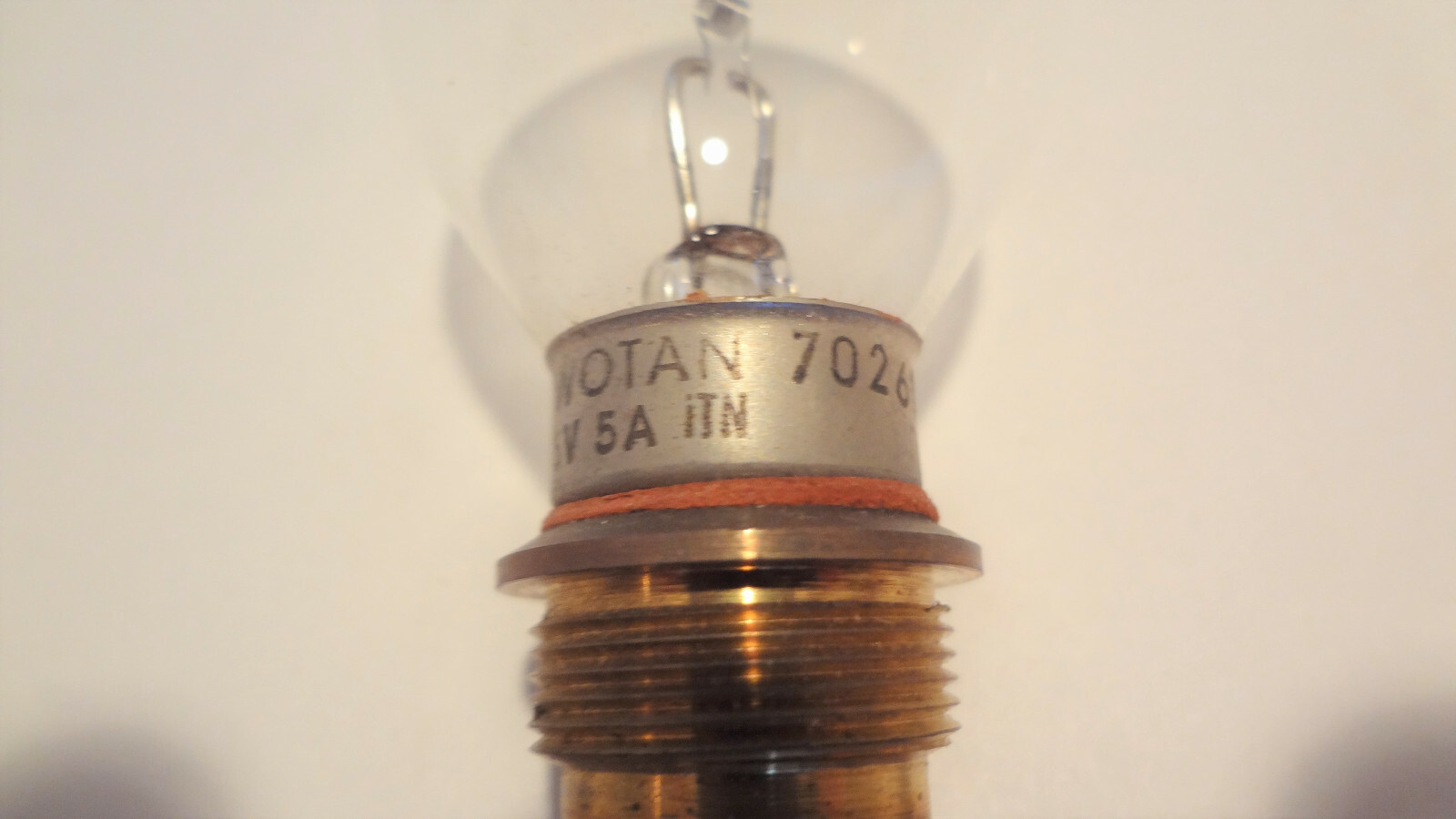 WOTAN BULB 70261 6VOLT 30WATT REICHERT MICROSCOPE 9156901 OQ-15R THREADED BASE