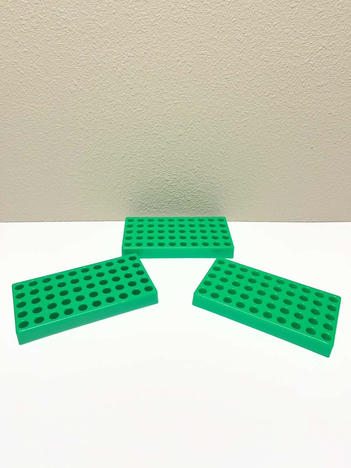 50-well green polypropylene (PP) vial racks designed for 2ml autosampler vials