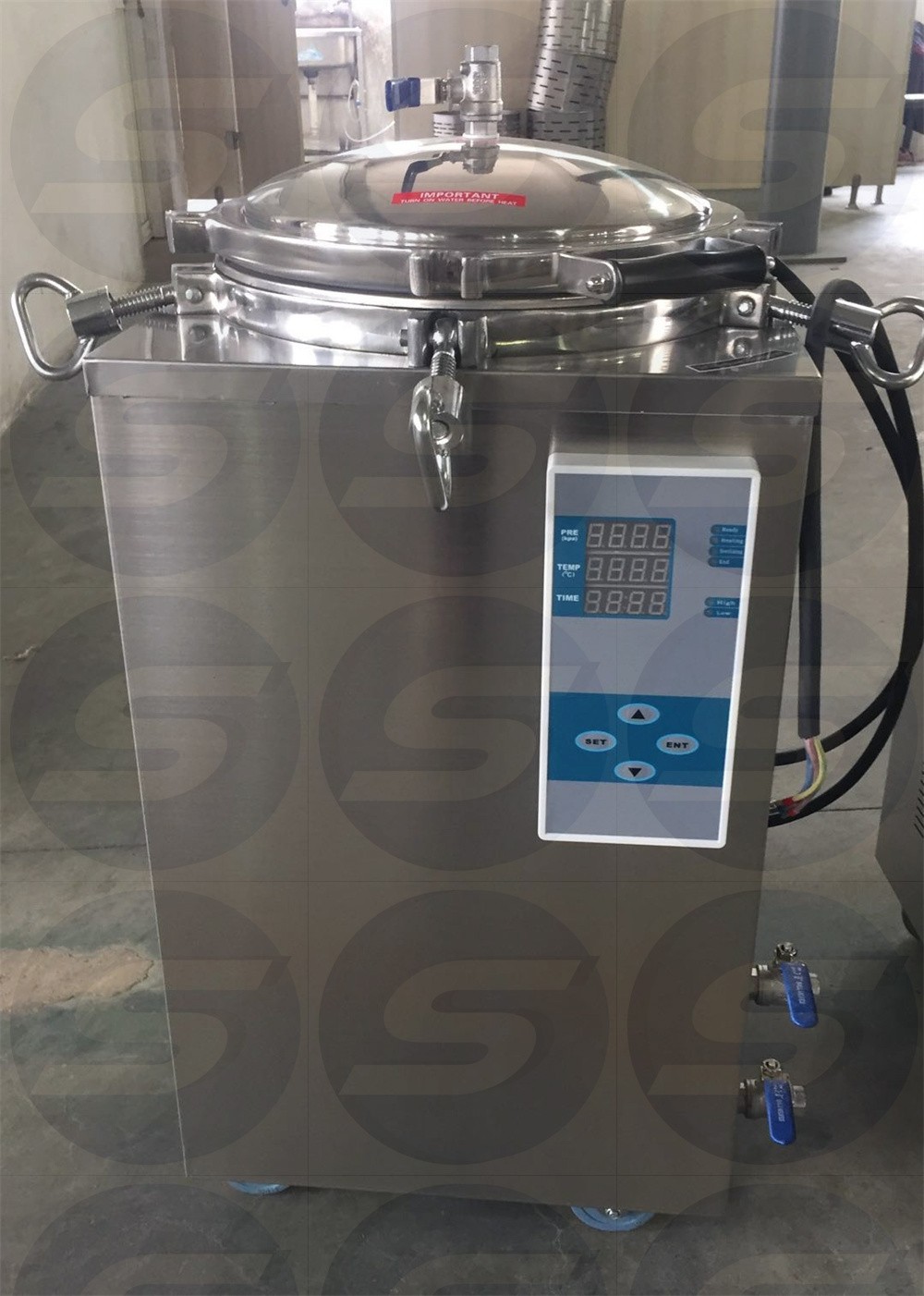 Vertical Counter Pressure Steam Sterilizer Mushroom Food Retort Autoclave 138℃