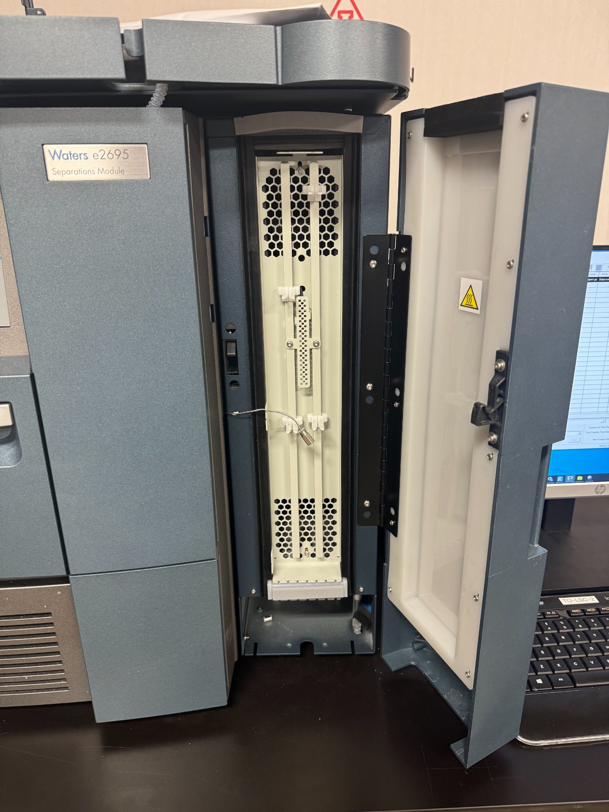 Waters e2695 Alliance System (BLUE) with Computer HPLC #18301