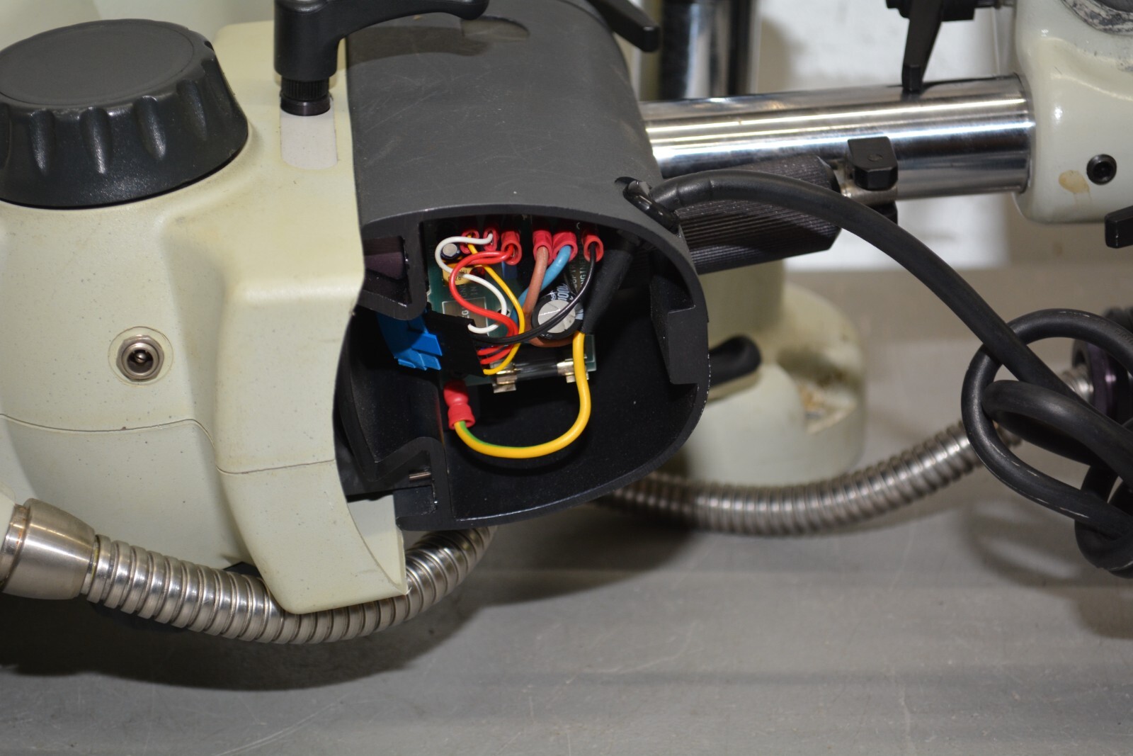 ^ Vision Engineering Cobra Stereo Zoom Microscope #X2152
