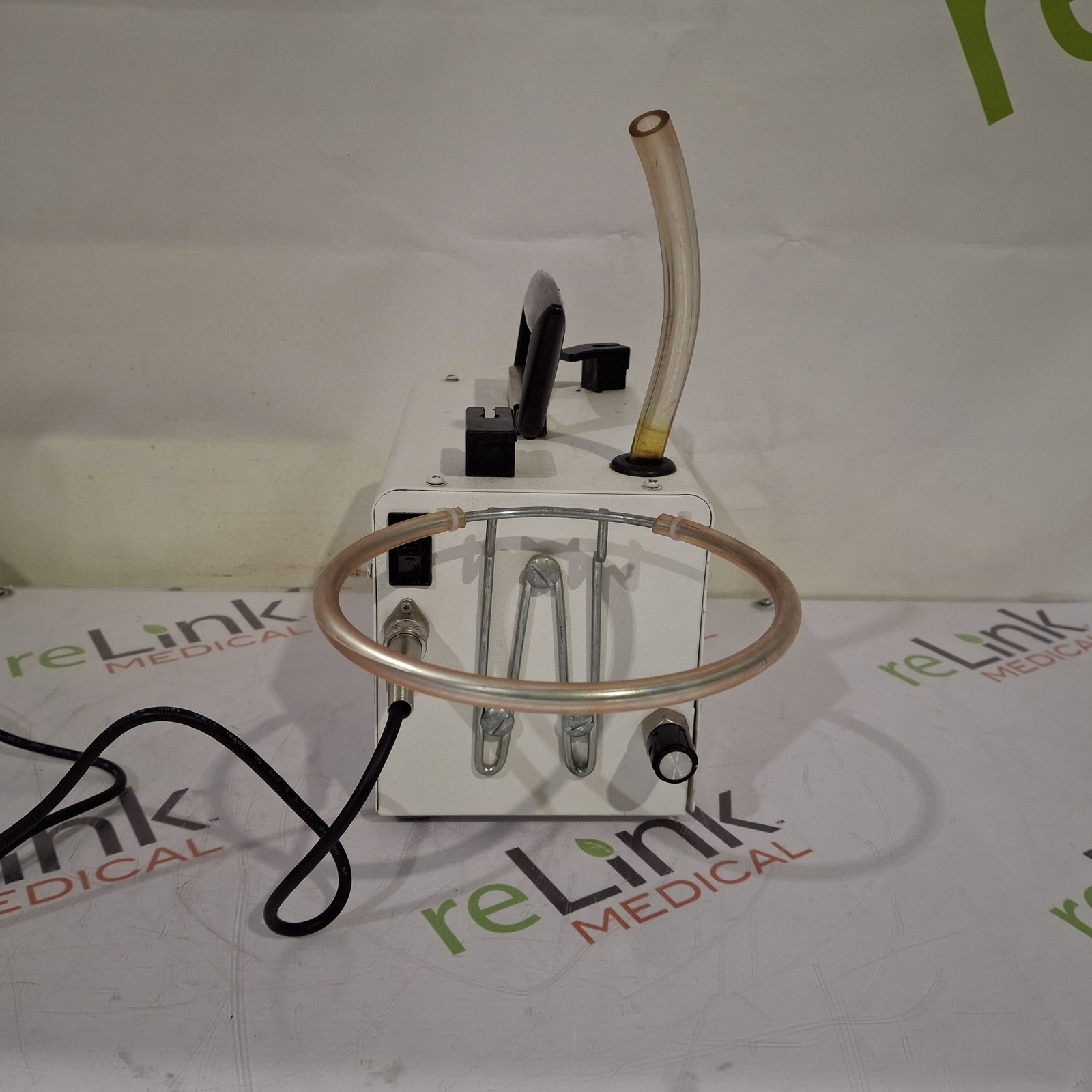 Armstrong Medical Industries, Inc. SSCOR/2500 Pump-Suction Portable