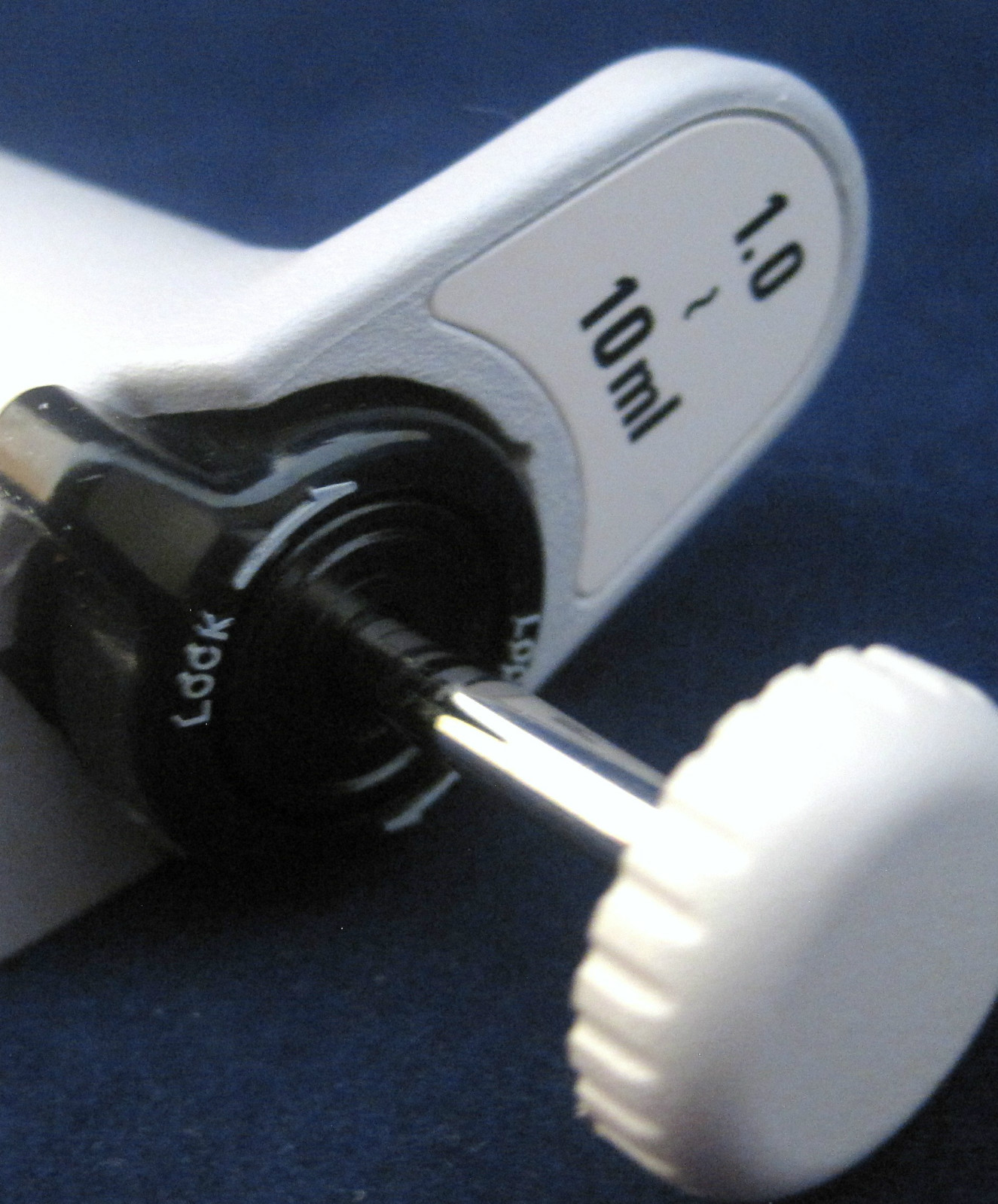 1 – 10mL Oxford Benchmate Macro Pipette 1000-10000uL MicroPipette P10mL P10000