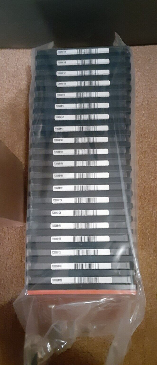 CORNING 3712BC ASSAY PLATE 384 WELL WITH LID 20/PK