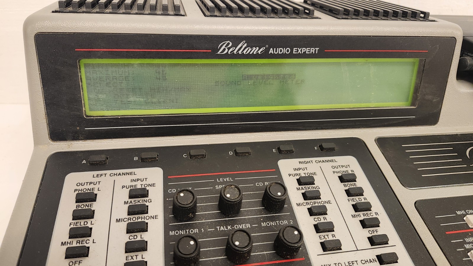 Beltone Master Hearing Audiometer L-211 W/ Headphones Mic Etc. Look