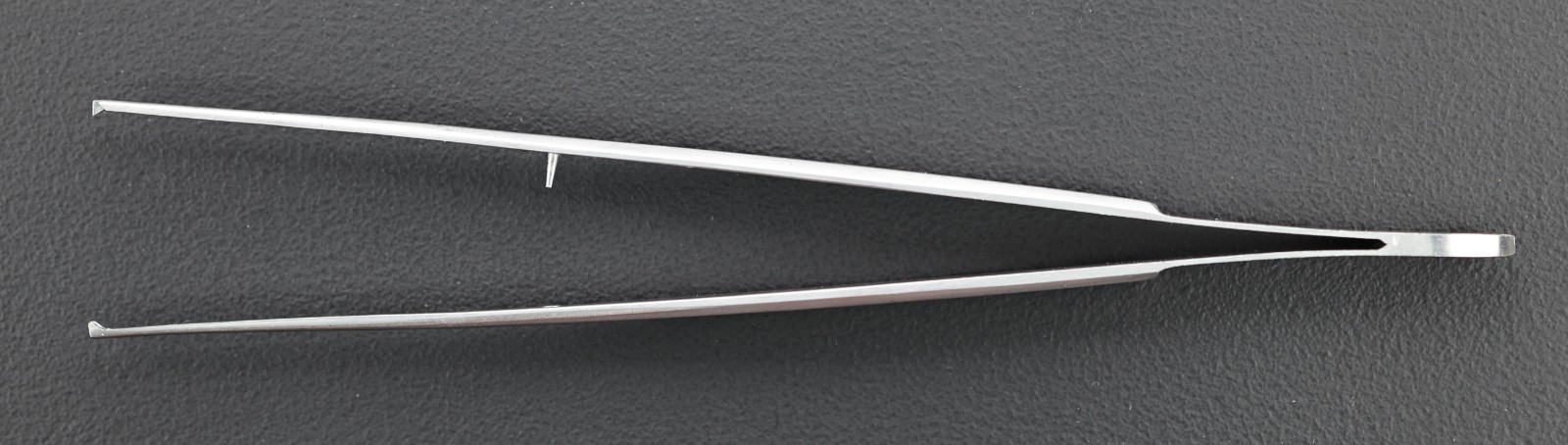 Konig 10.230.17 Cushing Tissue Forceps, 1×2 Teeth, STR, 7″ – Ultrasonic Cleaned