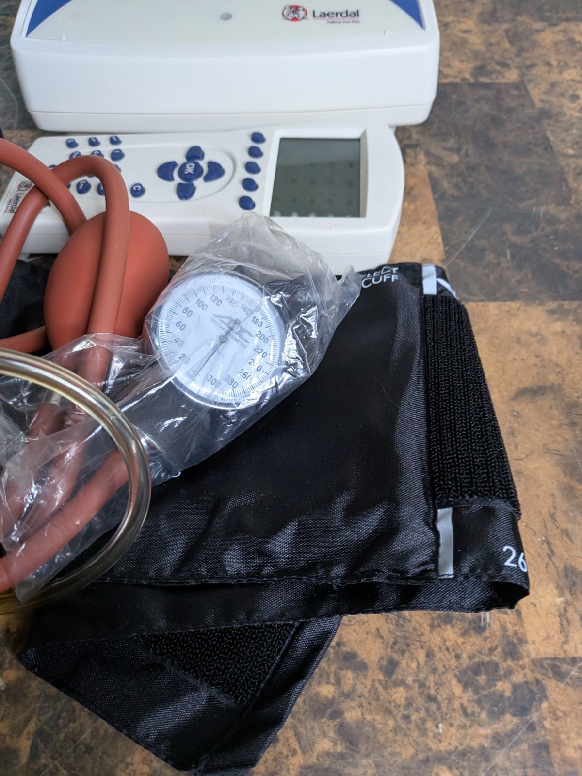 Laerdal Vitalsim Vital Signs Simulator Controller FTS1908 w Cable, Remote Etc.