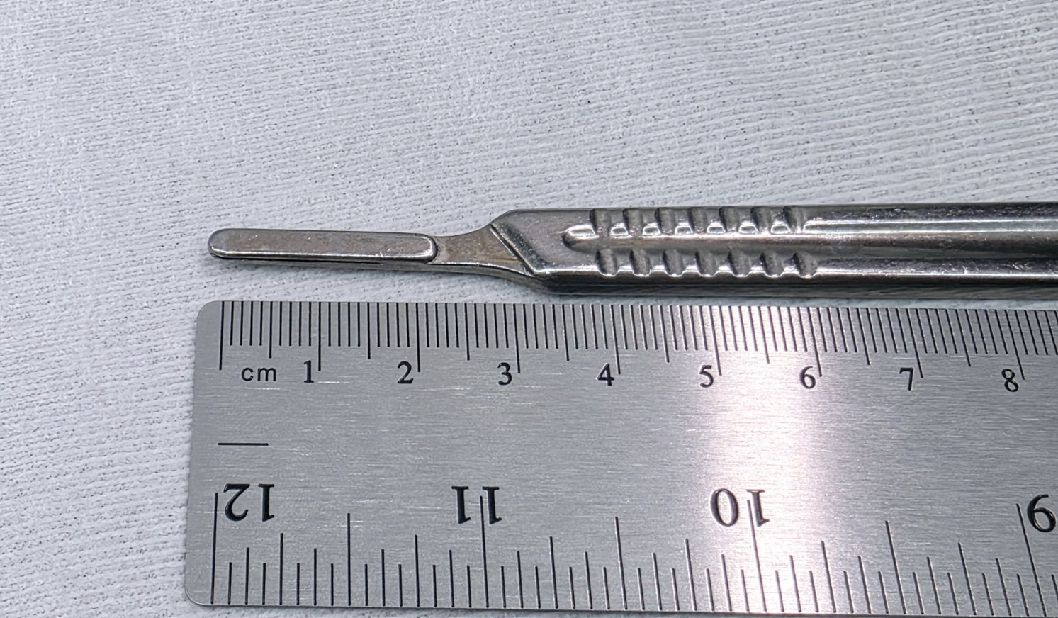 V. Mueller SU1404–002 4L Long Knife / Scalpel / Blade Handle