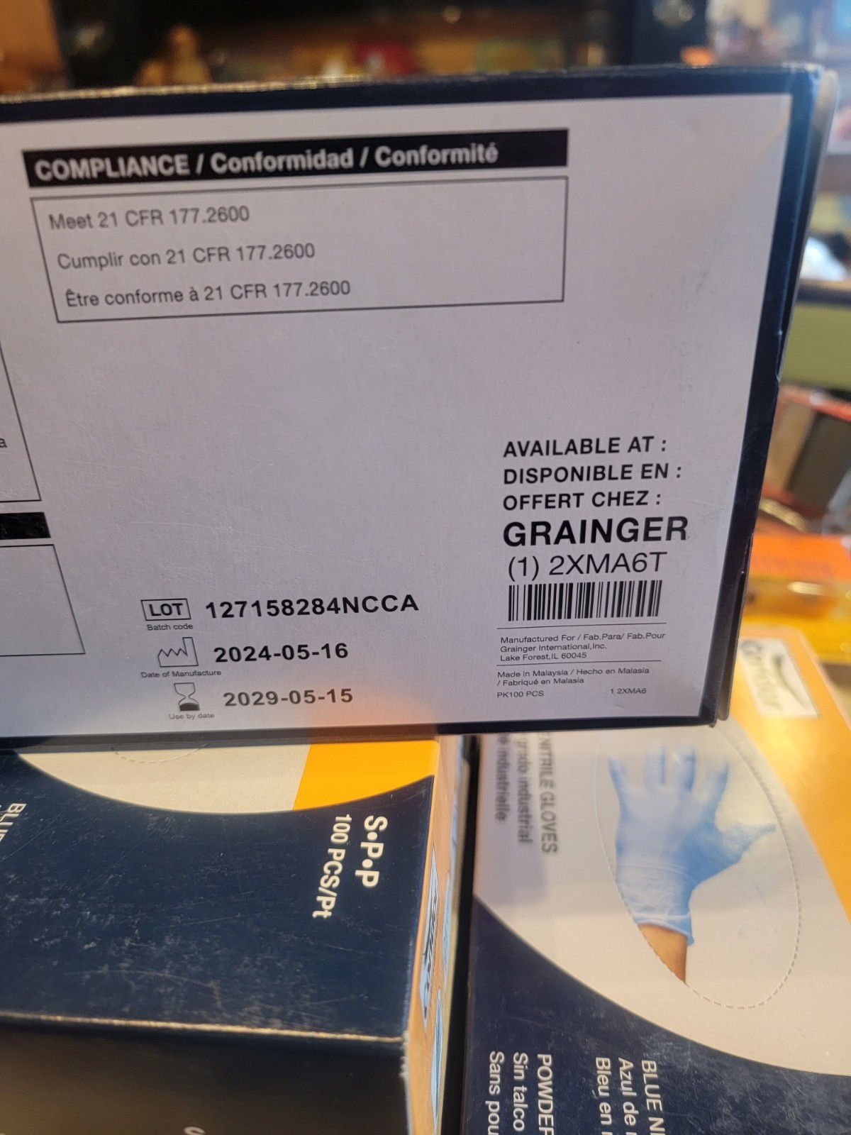 Condor 2XMA6T Disposable Gloves, Nitrile, Powder-Free, S, 4boxes Of 100 gloves.