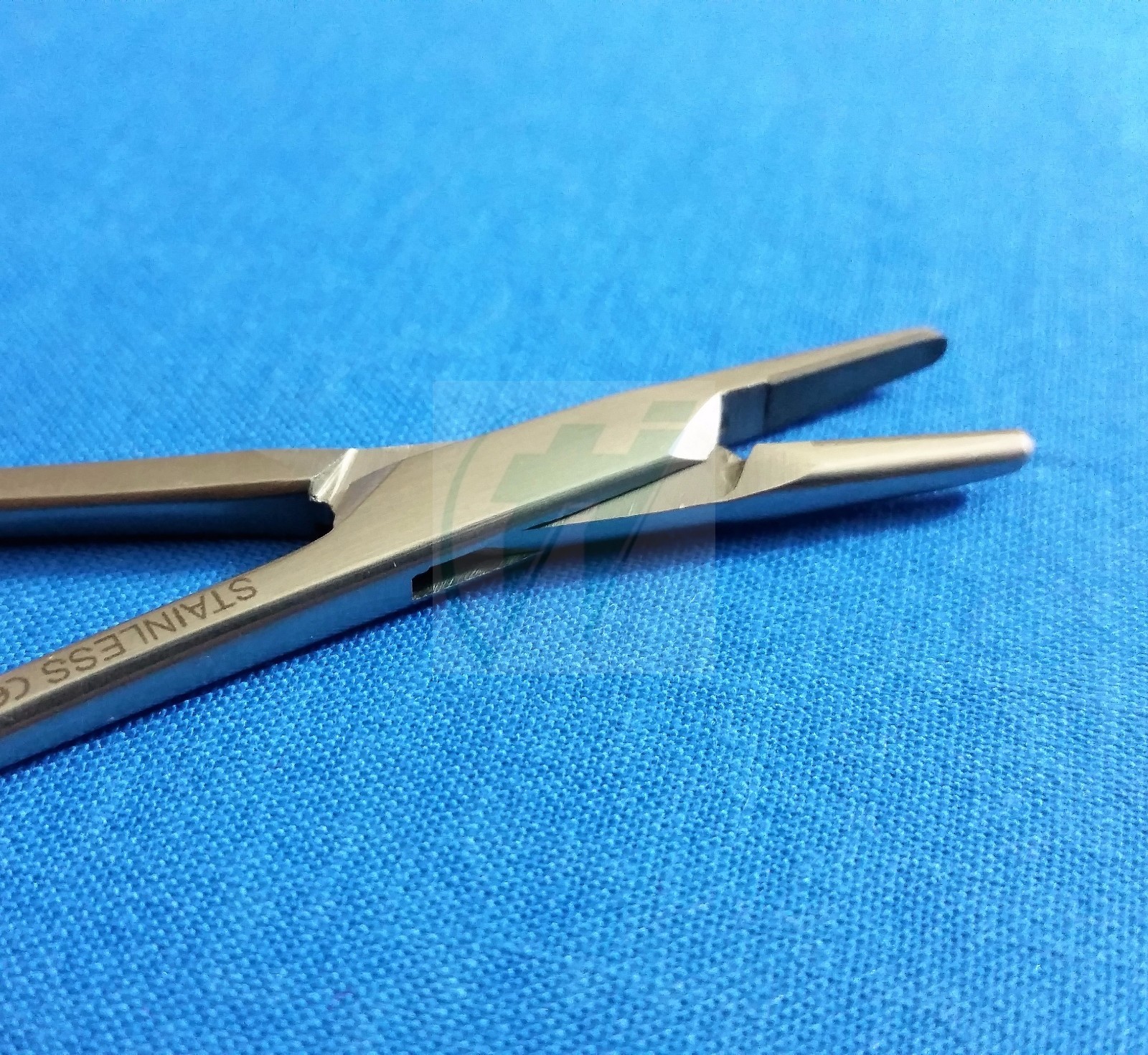 5 WEBSTER SURGICAL NEEDLE HOLDER 5″ SMOOTH JAWS WITH TUNGSTEN CARBIDE INSERTS
