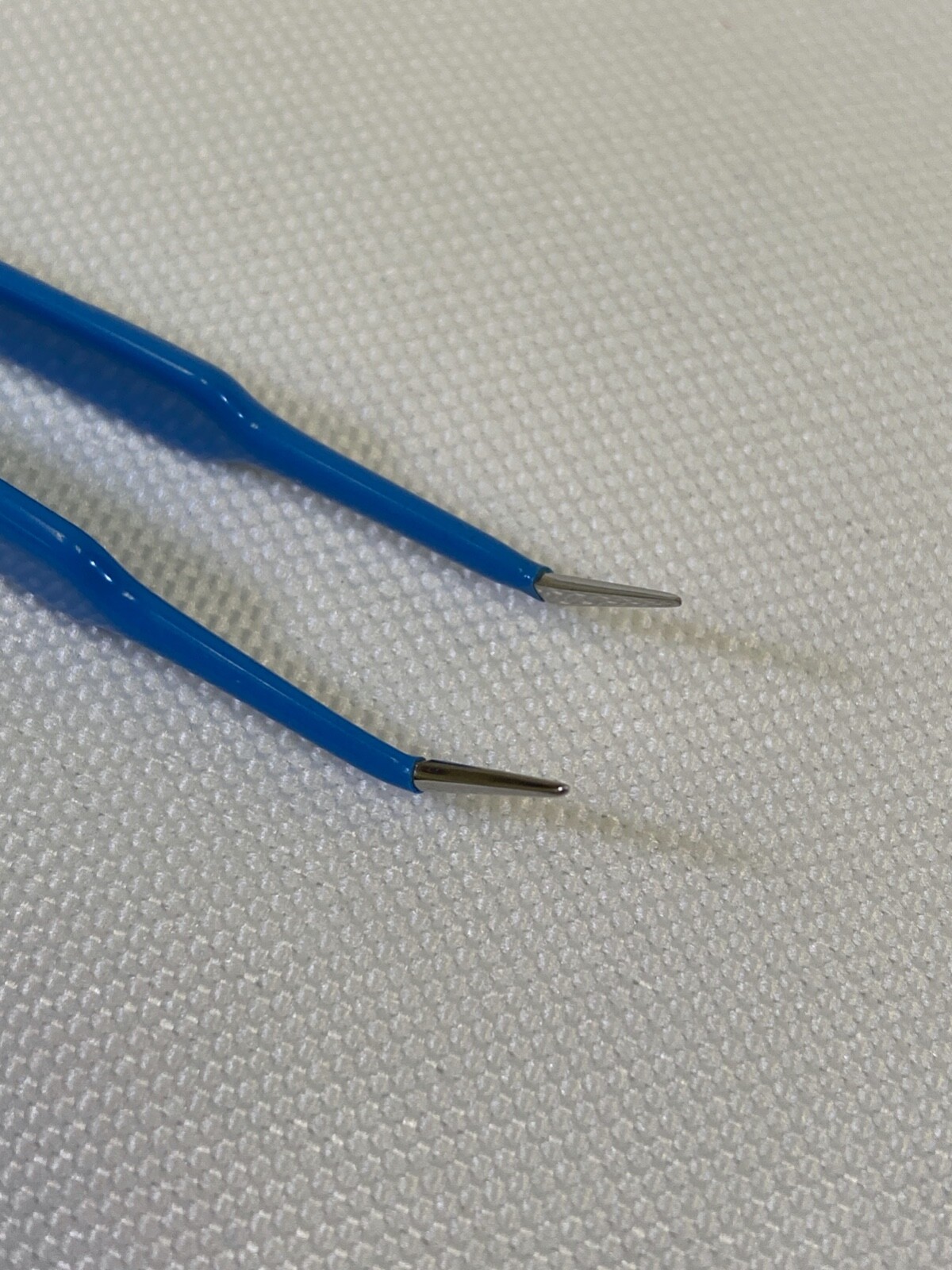 Ellman J3 30-0117 Angled Tip McPherson Bipolar Forceps 0.5mm x 3.5″ Ophthalmic