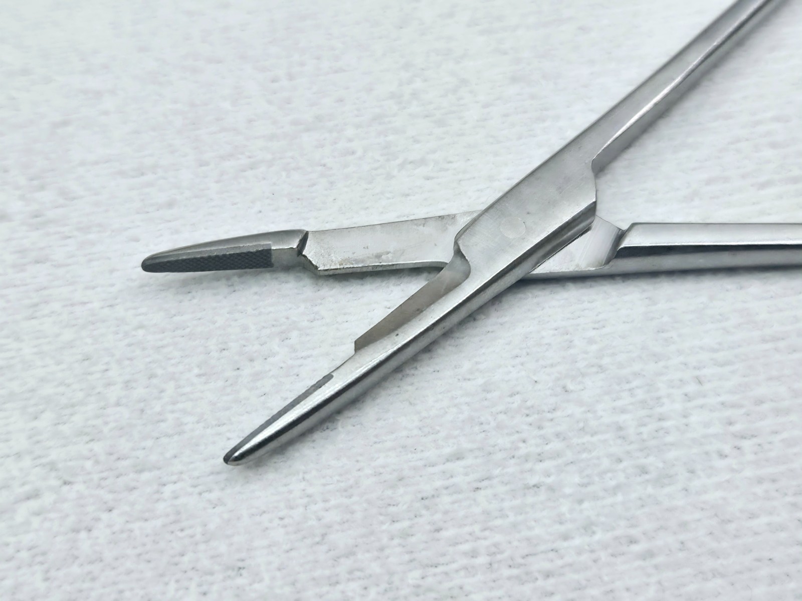 Boss 50-1158 Olsen-Webster Needle Holder, “GG” Serrated 4.5″- Ultrasonic Cleaned