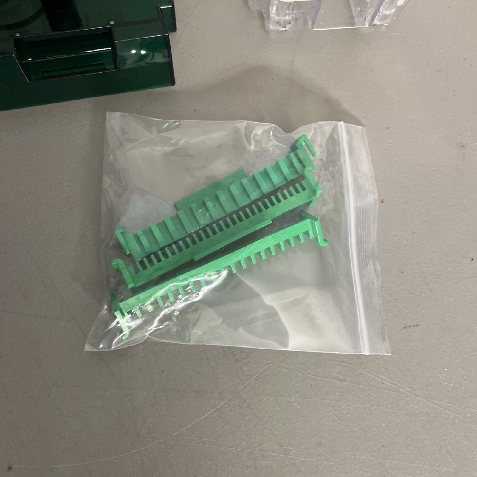 Bio-Rad Criterion Cell Midi Vertical Electrophoresis System Biorad- Working