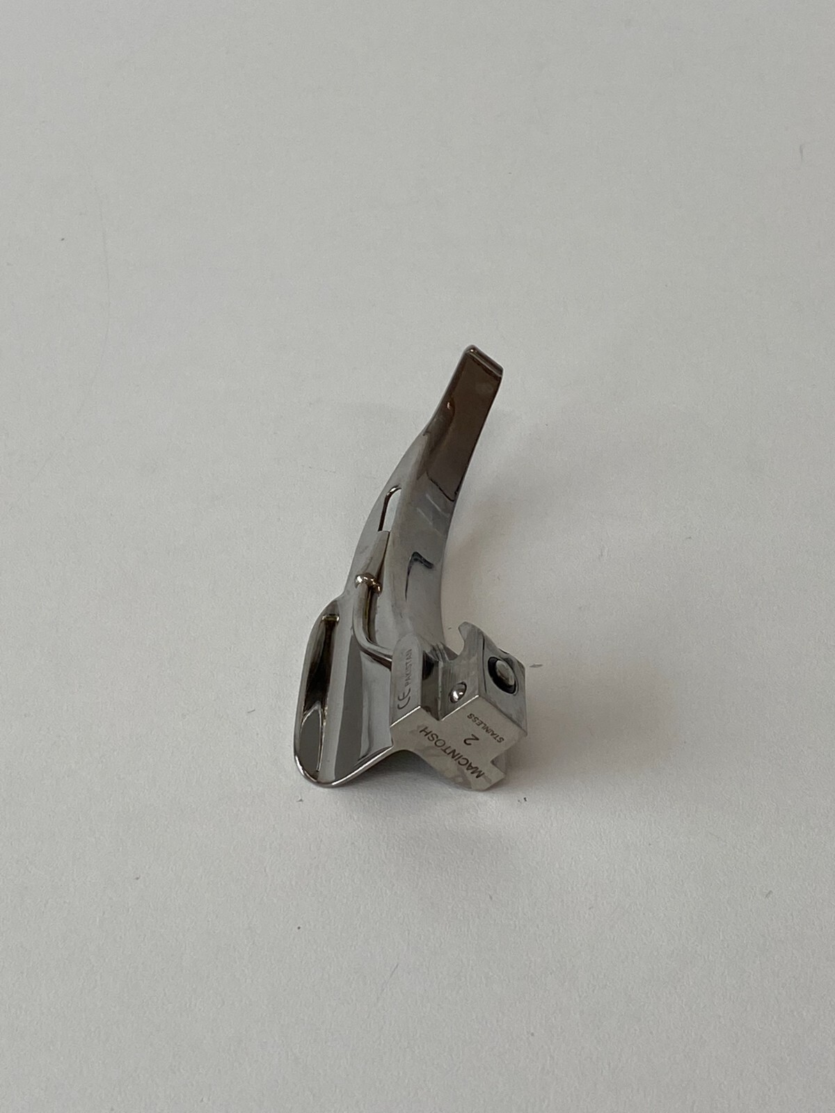 L30: Lot of 34 Maco Macintosh 2 Blade