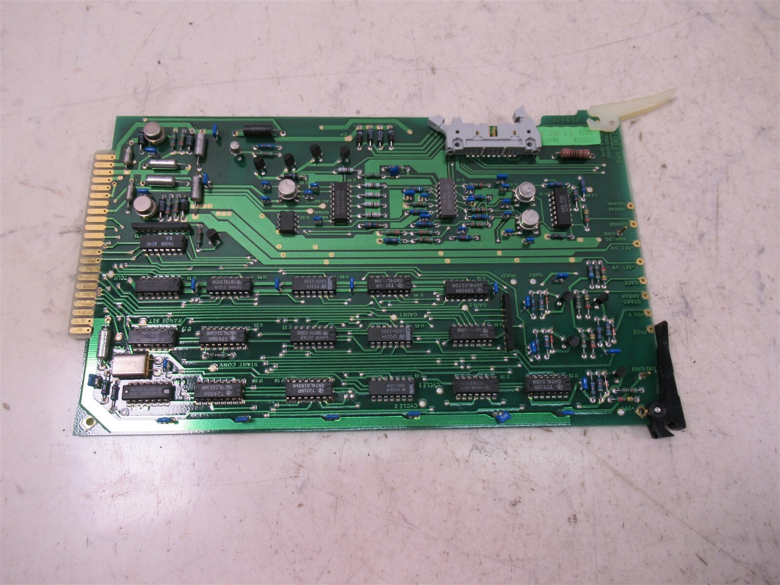 HP 1040A HPLC Detection System 79880-66502 Circuit Board Hewlett Packard