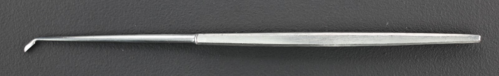 Storz 628702 Antrum Curette, Small, 2mm x 5mm Cup, Angled, 7 5/8″