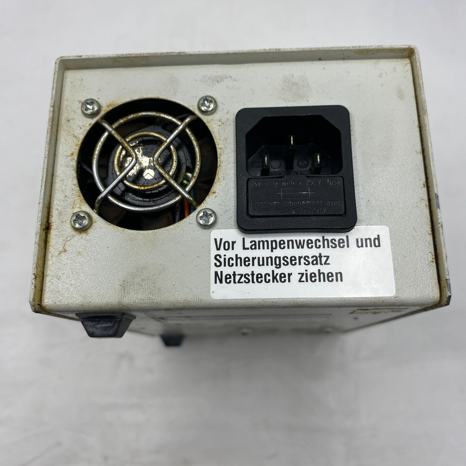 VOLPI AG INTRALUX 20 HE ILLUMINATOR LIGHT SOURCE 230V 50/60HZ 27W 315mA 27924