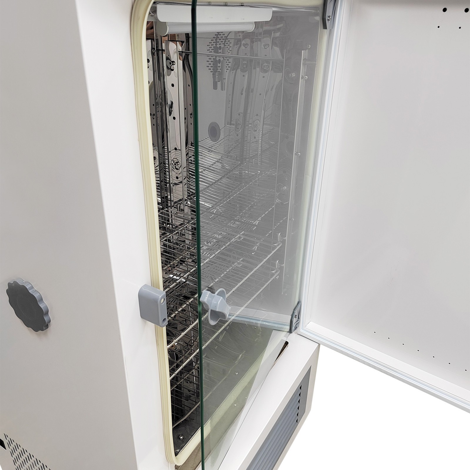 Electric Constant Temperature Humidity Incubator 220V 45-95%RH Humidity Range