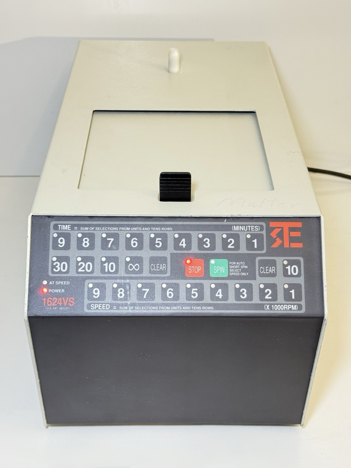 Taylor Scientific Equipment 1624VS-3 Centrifuge (4822331) w/24-Place Rotor + lid