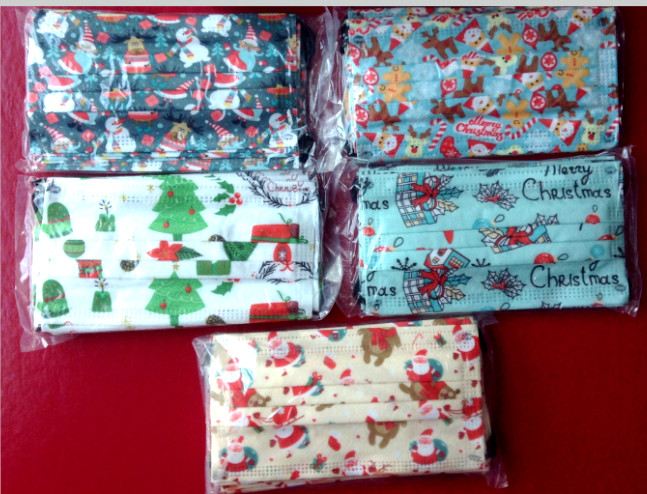 Face Masks, Disposable, Christmas Holiday by Karoter 3 Ply Kids Size ~ 50 Piece